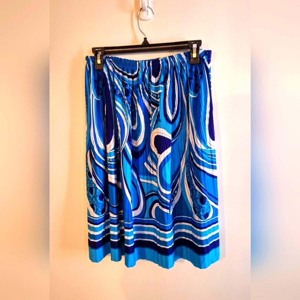 NWOT Vibrant Blue Patterned Skirt